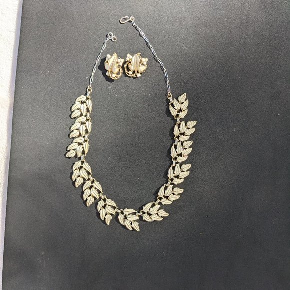 Necklace & Earring - Picture 1 of 1